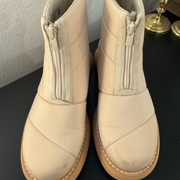 Toms Women’s Alpargata Mallow Puffer‎ Beige Booties Size 8 - Picture 2 of 8
